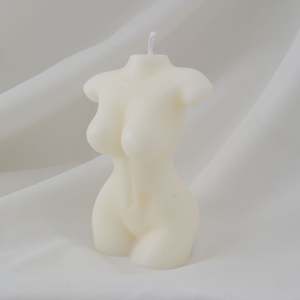 Homeliving: Feminine Body Soy Scented Candle