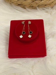 18K GOLD VCA BLACK AND WHITE EARRINGS and VCA NECKLACE WHITE - E&J Bags NZ