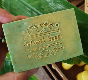 Skin Body: Bee Kind - Kawakawa, Colloidal Oatmeal & Green Clay Eczema Relief Soap Bar