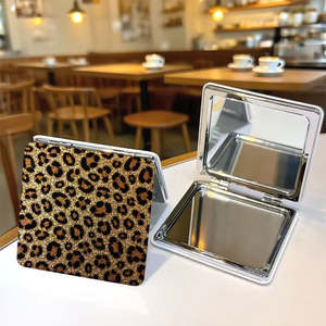 Onlineshop: Glitzy Cheetah Mirror