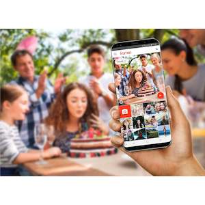 Products: Frameo 10" Smart Photo Frame