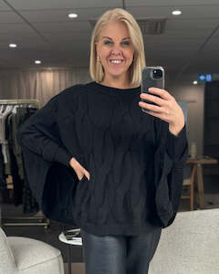 Stella + Gemma Cable Poncho | Black