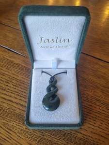 Necklaces: Jaslin Greenstone - Double Twist Necklace