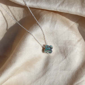 Jewellery Accessories Jewellery: Little Taonga Paua Clover Necklace
