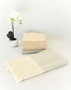 Blankets: Comfort Throw Blanket 180x230