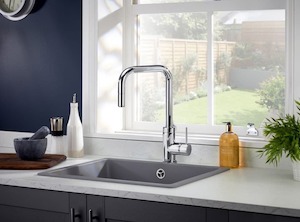 METHVEN MINIMALIST URBAN PULL OUT SINK MIXER