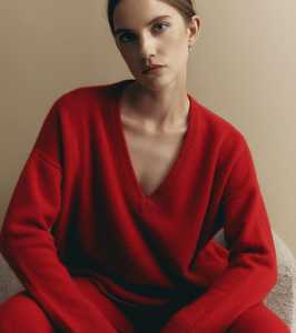 All Cashmere: Cloud Cashmere V Sweater - Red