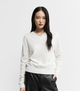 Core Womens: Signature Cashmere V-Neck - White