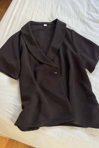 Last Ones: Yin SS Shirt in Chocolate