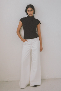 Essential Top in Black