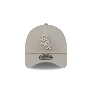 Mens Headwear: New Era Chicago White Sox Pebble Stone 9FORTY A-Frame Snapback