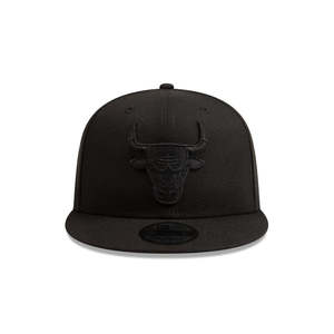 New Era Chicago Bulls Black on Black 9FIFTY Snapback