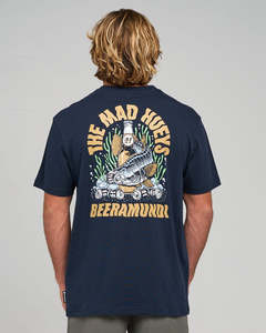 Mens Tops: THE MAD HUEYS BEERAMUNDI | SS TEE