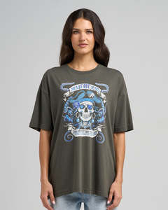 Womens Tops: THE MAD HUEYS PIRATES LIFE | WOMENS OVERSIZED TEE