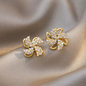 Earrings: Rotating Small Windmill Stud Earrings