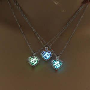 Custom Photo Projection Necklaces: Best Mom glow-in-the-dark necklace