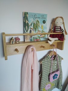 Montessori Peg Hanger with Display Shelf - Engrain