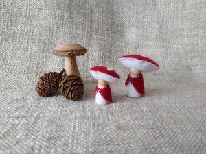 Products: Mushroom Wooden Peg Dolls - Engrain