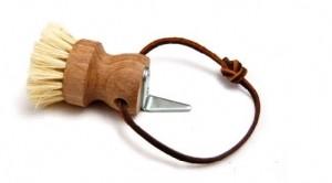 Grooming Brushes: Borstiq Stubby Hoof pick/Brush