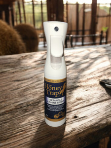 The Honey Trap: Detangle & Shine Spray
