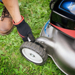 Cordless: HRG466 Lawn Mower Combo Kit Battery