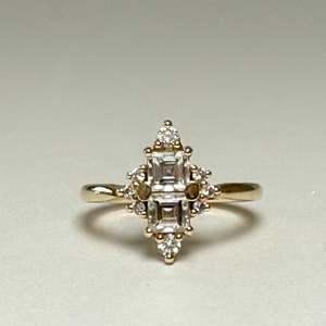Carre Diamond Cluster