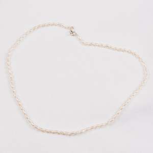 Necklaces: Rice Pearl Necklace