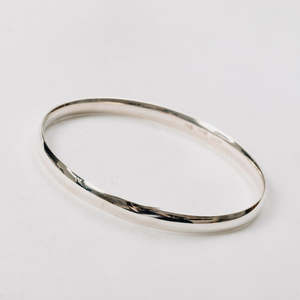 Bracelets: Bangle