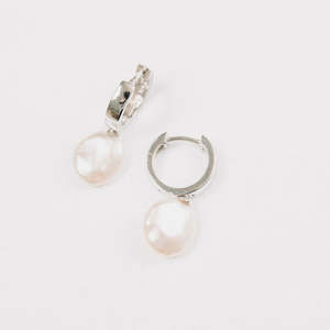 Pearl: Huggies with Fresh Water Keshi Pearl