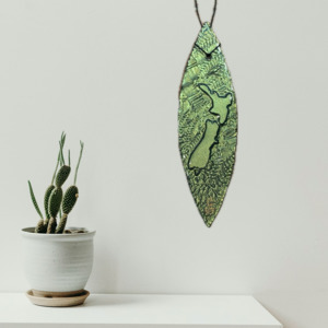 Glass Wakas: Small Waka New Zealand Map