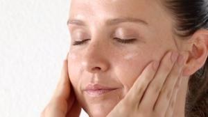 Products: Esse Defence Moisturiser