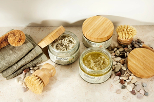 Products: Renew Salt Body Scrub - Essentia NZ