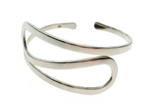 Cuff: Swirl Front Cuff