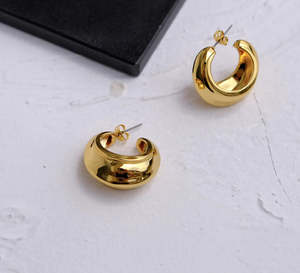 Fashion Jewelry: Gold Colour Open Fashion Hoops