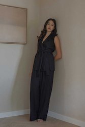 Frontpage: Wrap Vest in Black