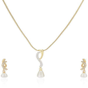 Estele  Gold Plated Glass Pearl Drop Chain Necklace Set for Women