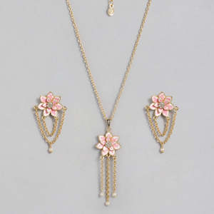 Rose Gold: Rose Gold Plated Flower petal Rhinestone Pearls Drop Pendant set