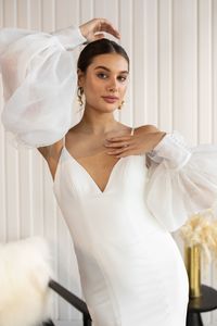 Bridal – Etcetera Bridal: Daisy – Sand Lily Classic