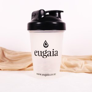 Eugaia Reusable Luxe Shaker | Clear/Black | 400 ml