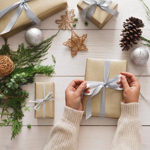 Gift Wrapping Gift Card: Gift Wrap