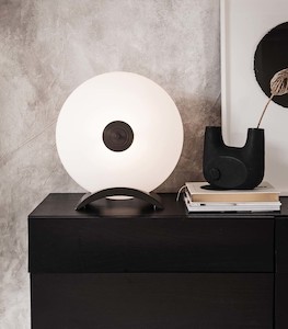 Table: Nova Table Light