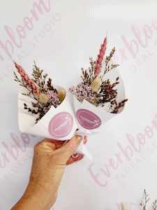 Dried Flowers And Wreaths: Sweet and Petite