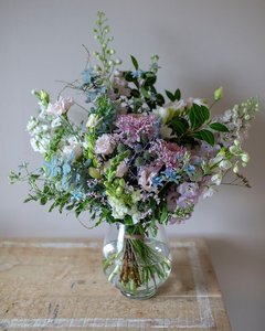 Products: Eliza - Pastel flower bouquet - evergreen floral