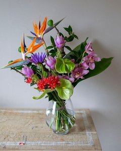 Products: Suzie - Structural and bright flower bouquet - evergreen floral