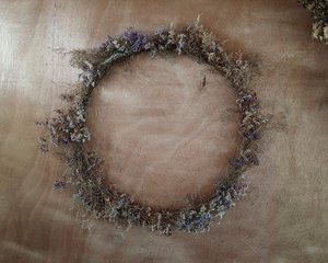 Products: Limonium and gypsophila dried floral wreath - evergreen floral
