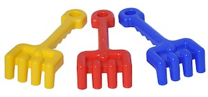 Beach Toys: Plasto Sand Rake 22 cm