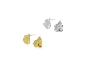 Earrings: 925 Sterling Silver Irregular Leaflet Stud Earrings