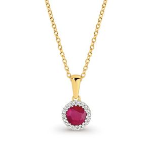 9K YELLOW GOLD RUBY & DIAMOND PENDANT (CHAIN EXCLUED)
