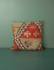Bedroom: Vintage Kilim Cushion 40cm // Eight
