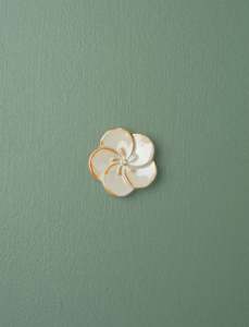 Rakugan Chopstick Rest // White Plum